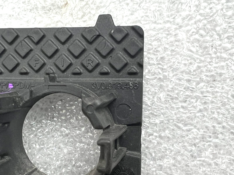 VW Audi Audi Seat Skoda priekšējais PDC sensora kronšteins sensora kronšteins 3V0919485