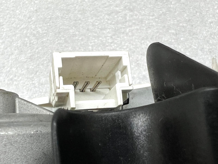Peugeot 308 3008 5008 Citroen C4 DS4 DS5 Aizmugurējā tīrītāja motors 64057JQ 9680477480