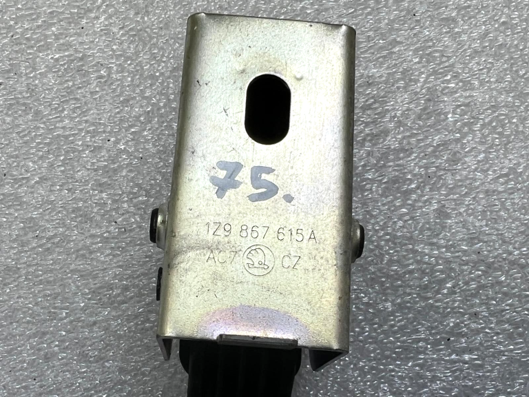 Skoda āķa bagāžnieks 1z9867615a