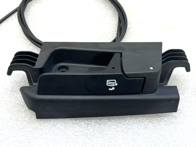 VW Aizmugurējā sēdekļa atzveltnes atbrīvošana 3ae885591