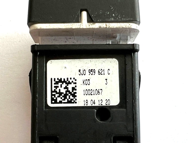 Skoda fabia slēdzis ar apsildāmu aizmugurējo stiklu 5j0959621c