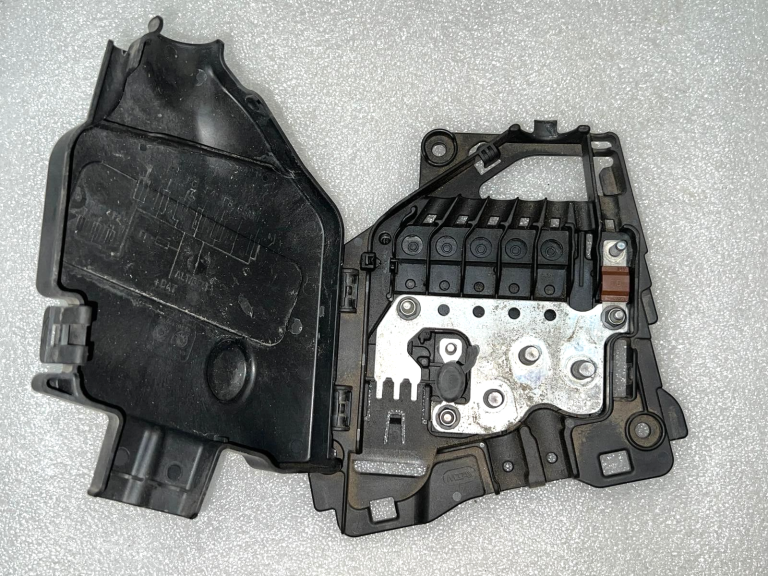 Citroen akumulatora vadības bloks 9675125080