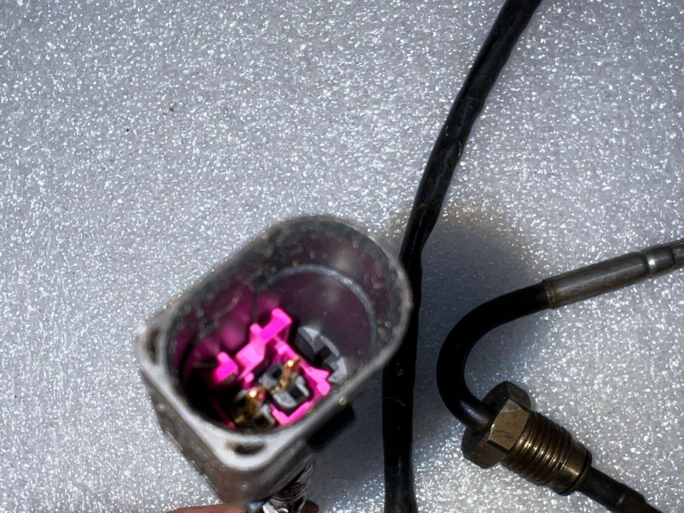 VW Skoda izplūdes gāzu temperatūras sensors 04l906088bd