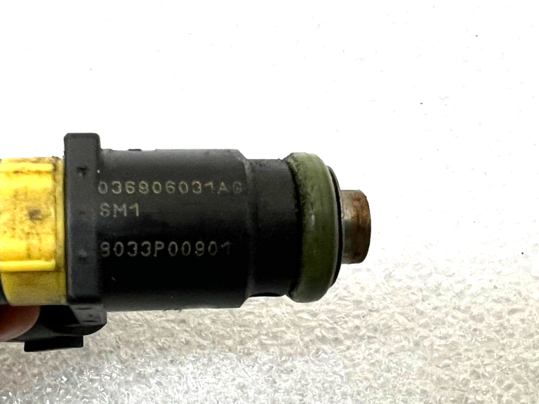 Skoda VW degvielas iesmidzinātājs benzīna iesmidzinātājs 03690606031ag
