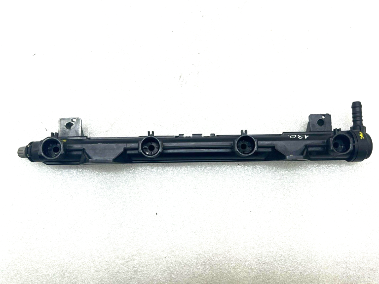 VW Skoda Audi Audi Seat degvielas iesmidzināšanas sistēma benzīna iesmidzināšanas josla 036133320