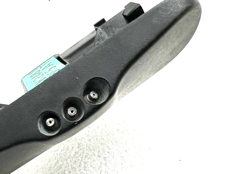 Audi labās puses apsildāmā trīskāršā vējstikla mazgāšanas sprausla 8t0955988b