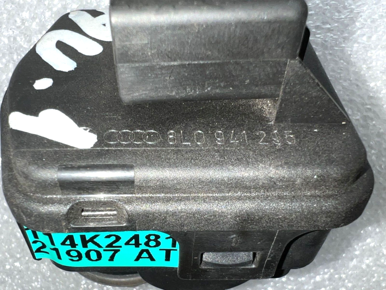Audi VW priekšējo lukturu regulēšanas motors 8l0941295