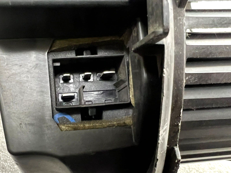 VW sildītāja ventilatora ventilatora motors 1k2820015c