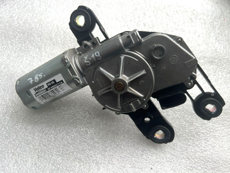 Skoda aizmugurējā stikla tīrītāja motors 4 kontakta savienotājs 5f4955711a