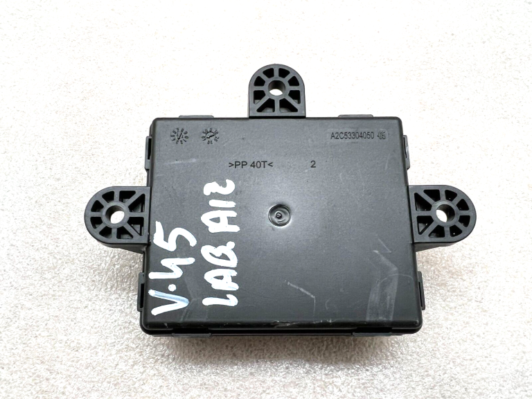 Volvo durvju vadības bloks ECU aizmugurējā labajā pusē 31343482