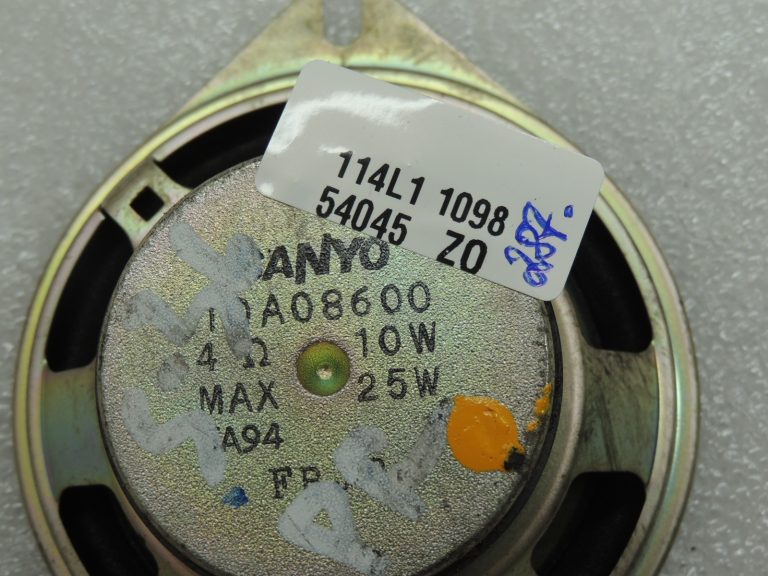 OEM Suzuki Jimny III skaļrunis 3910260F00