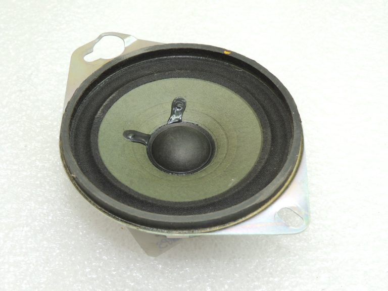 OEM Suzuki Jimny III skaļrunis 3910281A11