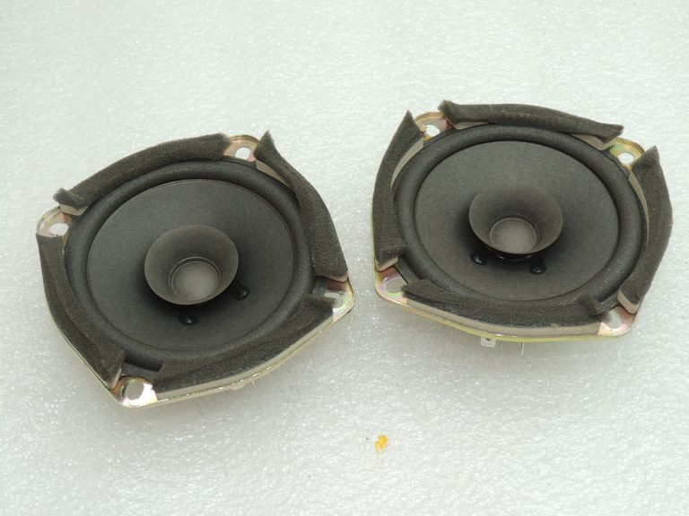 OEM Suzuki Grand Vitara II aizmugurējo skaļruņu komplekts 3910250E40