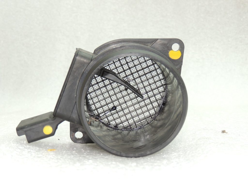 OEM Suzuki Grand Vitara II 2.0D Mass air flow sensor 1380065D00