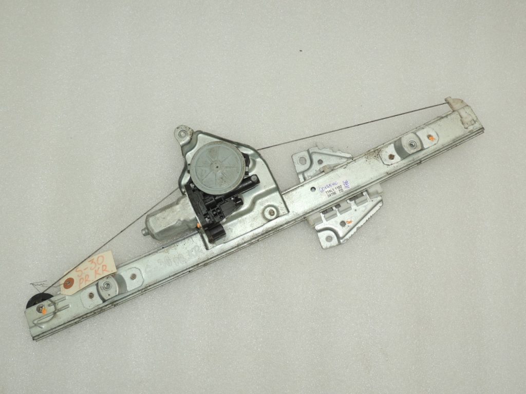 OEM Suzuki Grand Vitara III logu regulators ar motoru priekšējais kreisais 8340265J01