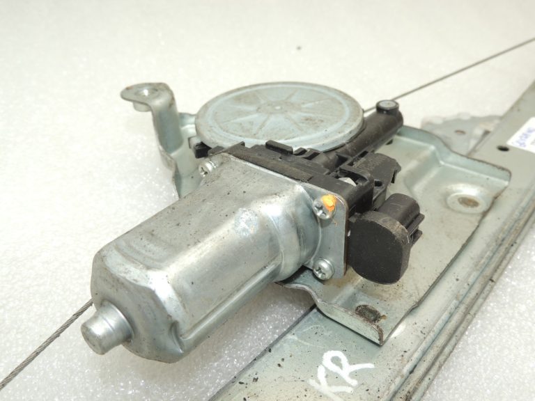 OEM Suzuki Grand Vitara III logu regulators ar motoru priekšējais kreisais 8340265J01