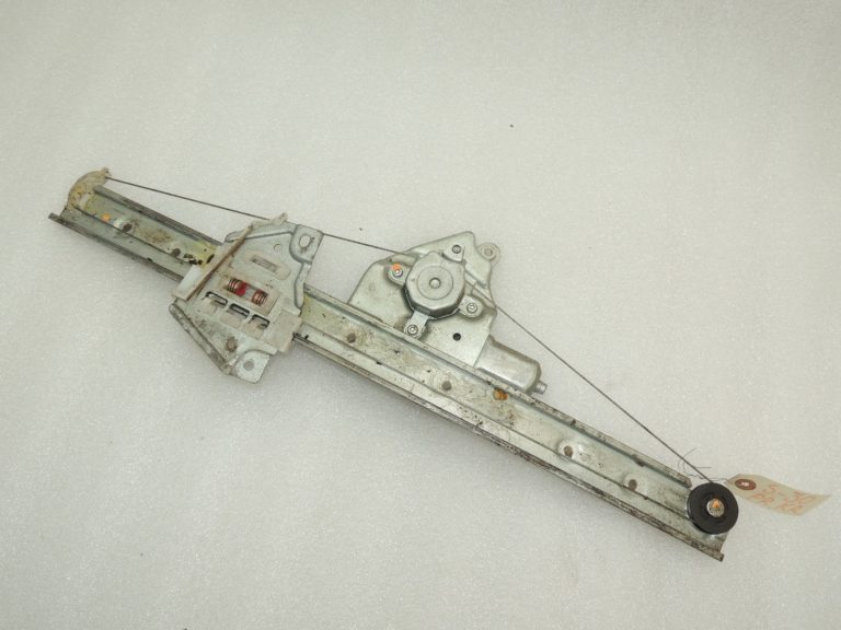 OEM Suzuki Grand Vitara III logu regulators ar motoru priekšējais kreisais 8340265J01