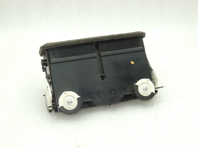 OEM Suzuki Grand Vitara III mērinstrumentu paneļa ventilācijas centrs 7361064J005PK