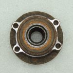 OEM Mazda 6 2.2D Priekšējā riteņa rumba KD353304XC