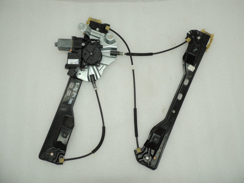 OEM Opel Zafira C мотор стеклоподъемника передний правый 13369286