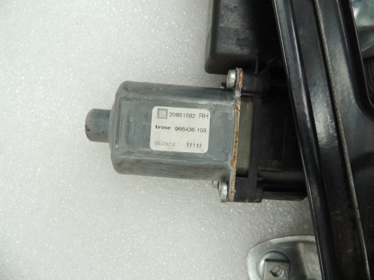 OEM Opel Zafira C elektrisko logu motors priekšējā labajā pusē 13369286