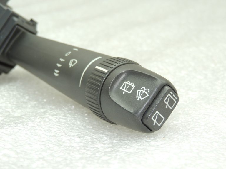 Volvo V70 XC70 Combi slēdzis Tīrītāju slēdzis 31268582