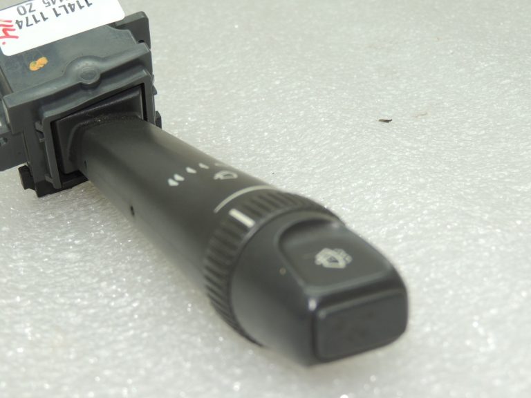 Volvo S60 I Combi slēdzis Tīrītāju slēdzis 31268581