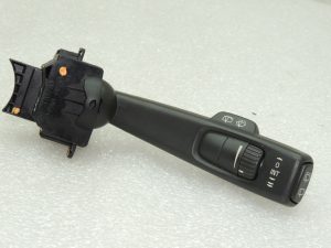 Volvo V50 kombinētais tīrītāju slēdzis Vējstikla tīrītāju slēdzis 8682869