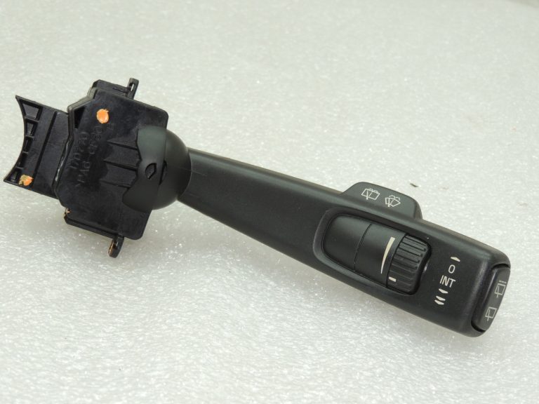 Volvo V50 kombinētais tīrītāju slēdzis Vējstikla tīrītāju slēdzis 8682869