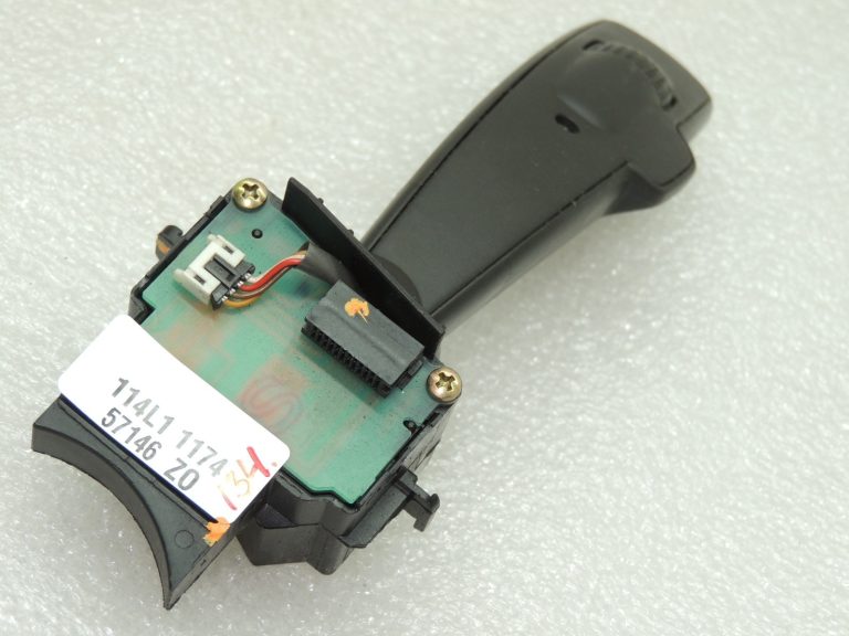 Volvo V50 kombinētais tīrītāju slēdzis Vējstikla tīrītāju slēdzis 8682869