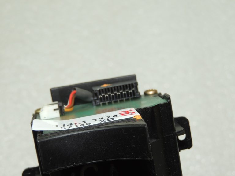 Volvo V50 kombinētais tīrītāju slēdzis Vējstikla tīrītāju slēdzis 8682869