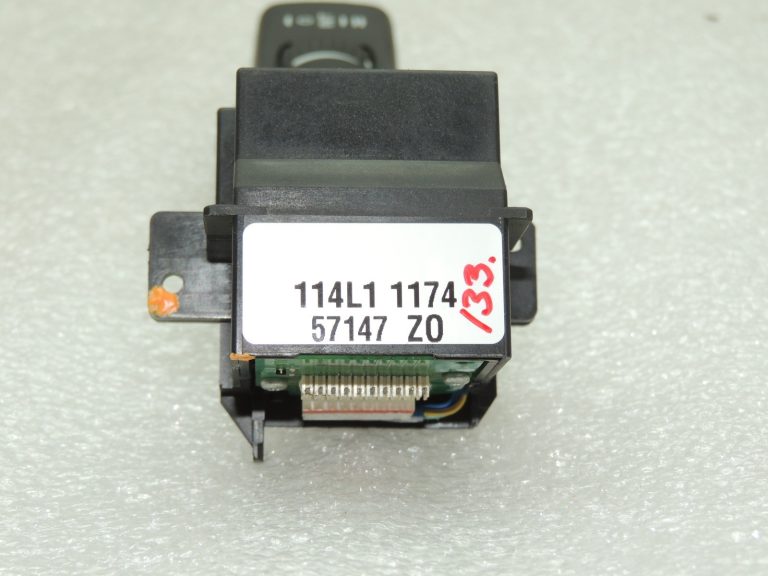 Volvo V70 III Stikla tīrītāju slēdzis Vējstikla tīrītāju slēdzis 31275360