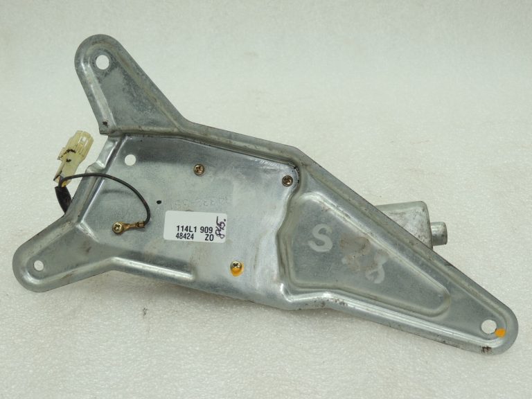 Suzuki Grand Vitara II aizmugurējā tīrītāja motors Aizmugurējā tīrītāja motors 3881065D00