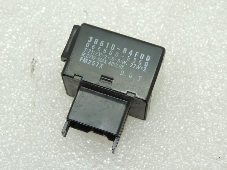Oriģināls „Suzuki“ pagrieziena signāla relejs 3861084F00