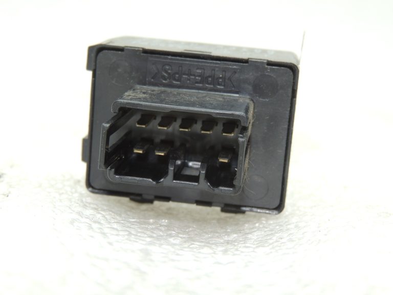 Oriģināls „Suzuki“ pagrieziena signāla relejs 3861084F00