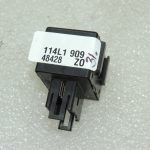 Oriģināls „Suzuki“ pagrieziena signāla relejs 3861084F00
