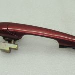 Suzuki Liana ārdurvju rokturis aizmugurējais kreisais sarkans 82840-54G10-ZY8