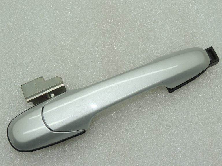 Suzuki Liana ārdurvju rokturis aizmugurējais labās puses pelēks 82830-54G10-Z2S
