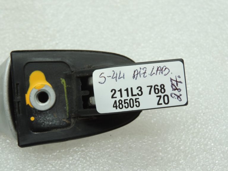 Suzuki Liana ārdurvju rokturis aizmugurējais labās puses pelēks 82830-54G10-Z2S