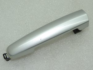 Suzuki SX4 ārējo aizmugurējo durvju rokturis sudraba krāsā 82812-63J00-ZCC