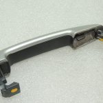 Suzuki SX4 ārējo aizmugurējo durvju rokturis sudraba krāsā 82812-63J00-ZCC
