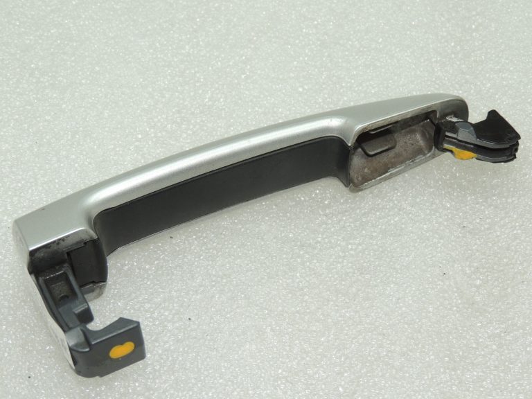 Suzuki SX4 ārējo aizmugurējo durvju rokturis sudraba krāsā 82812-63J00-ZCC