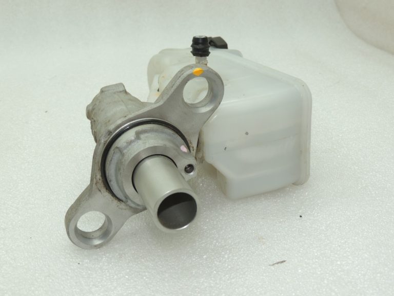 Opel Insignia B 1.5i galvenais bremžu cilindrs 84118583