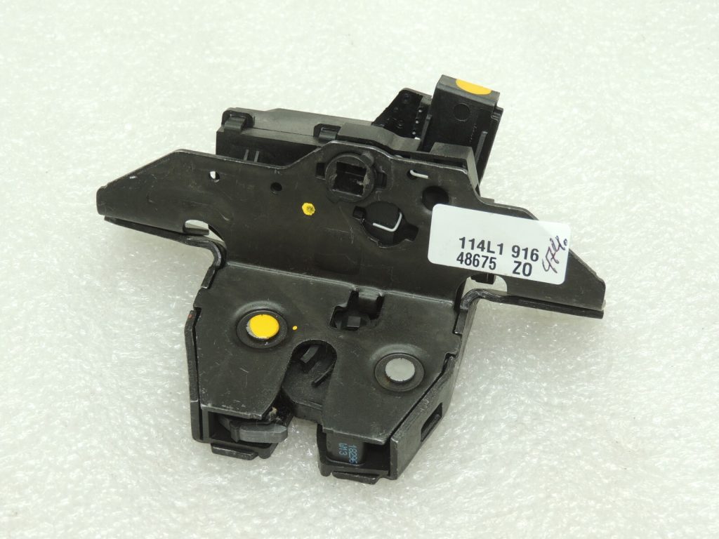 Opel Insignia B aizmugurējo durvju slēdzene YR00237080