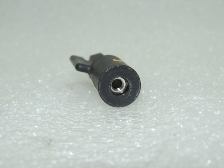 OEM Opel Insignia B spārnu uzgrieznis aizmugurējais lukturis YR00148380