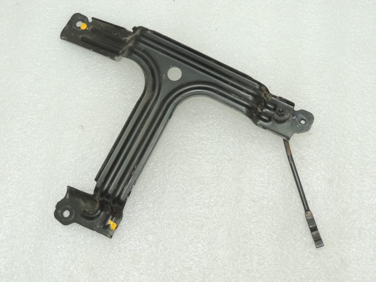 OEM Opel Insignia B akumulatora turētājs 84213684