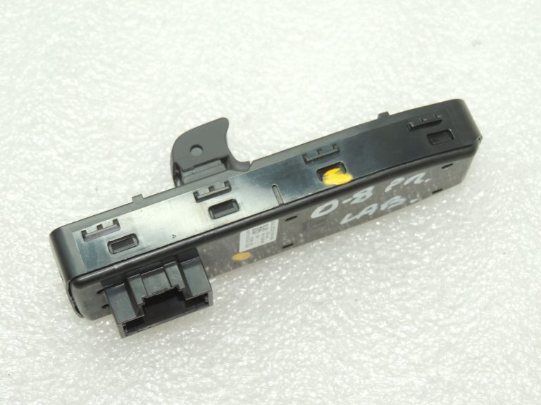 Opel Insignia B Priekšējais labās puses elektrisko logu slēdzis YR004045YX