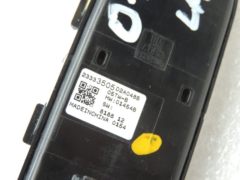 Opel Insignia B Priekšējais labās puses elektrisko logu slēdzis YR004045YX