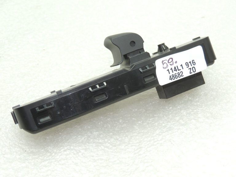 Opel Insignia B Priekšējais labās puses elektrisko logu slēdzis YR004045YX