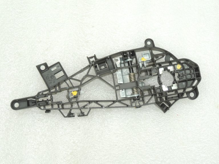 Opel Insignia B Durvju rokturu turētājs ārpusē priekšpusē pa labi 13515503